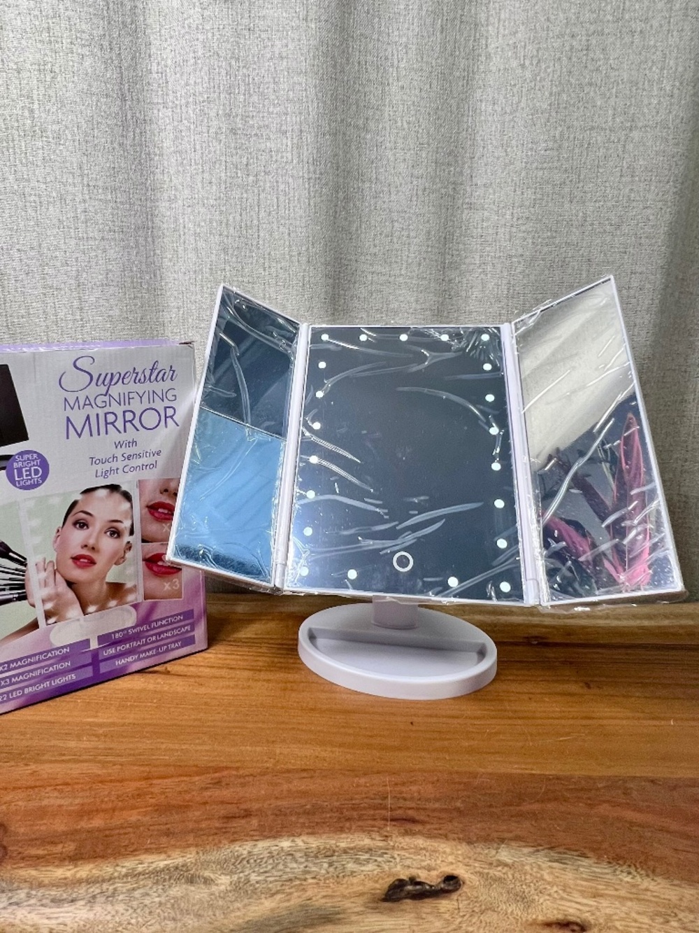 ❤️ Superstar Tri-Fold LED Makeup Mirror